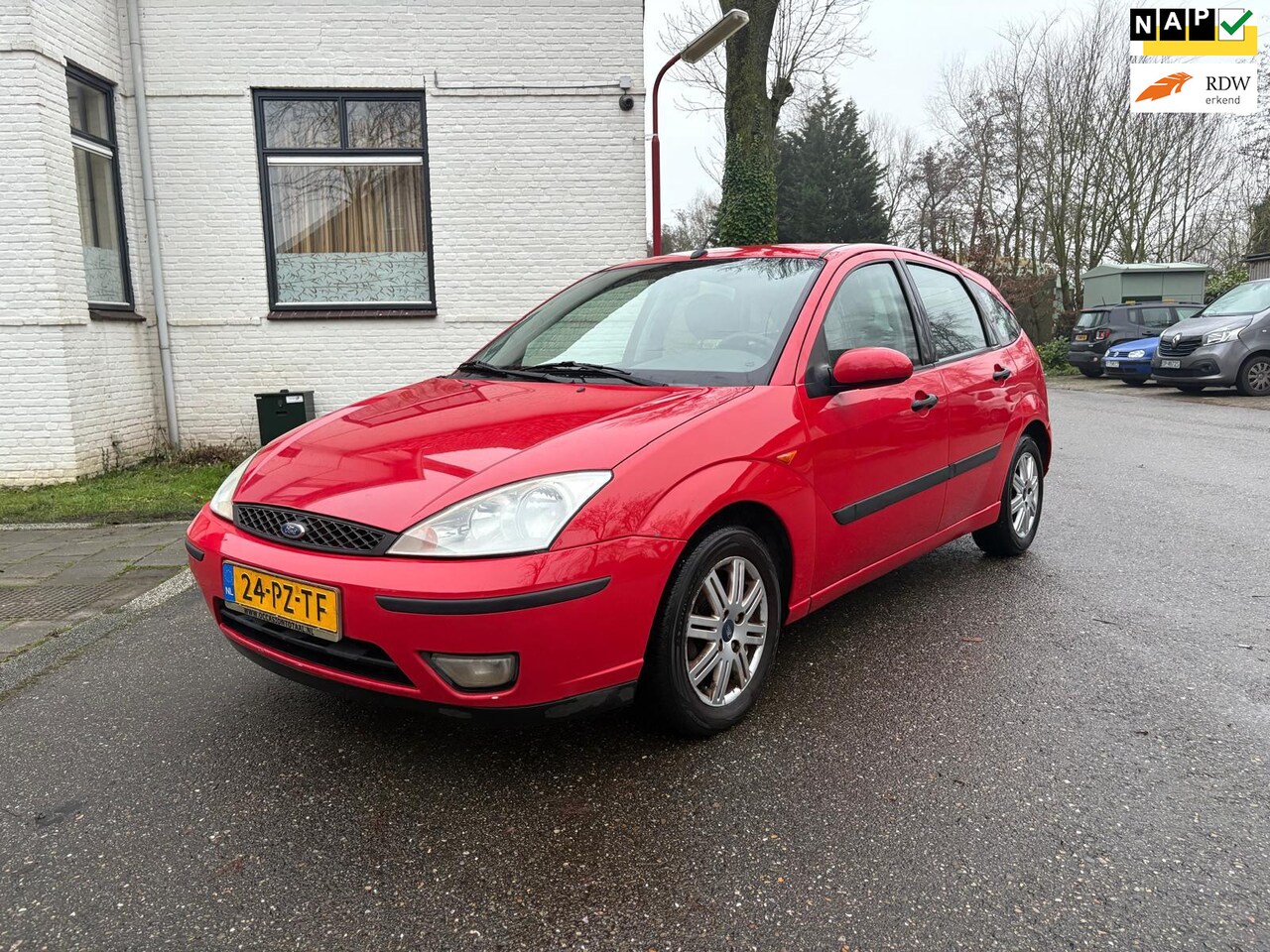 Ford Focus - 1.6-16V Futura 1e Eigenaar*26-10-2025 APK*Leder*Airco*NAP*LM velgen* - AutoWereld.nl