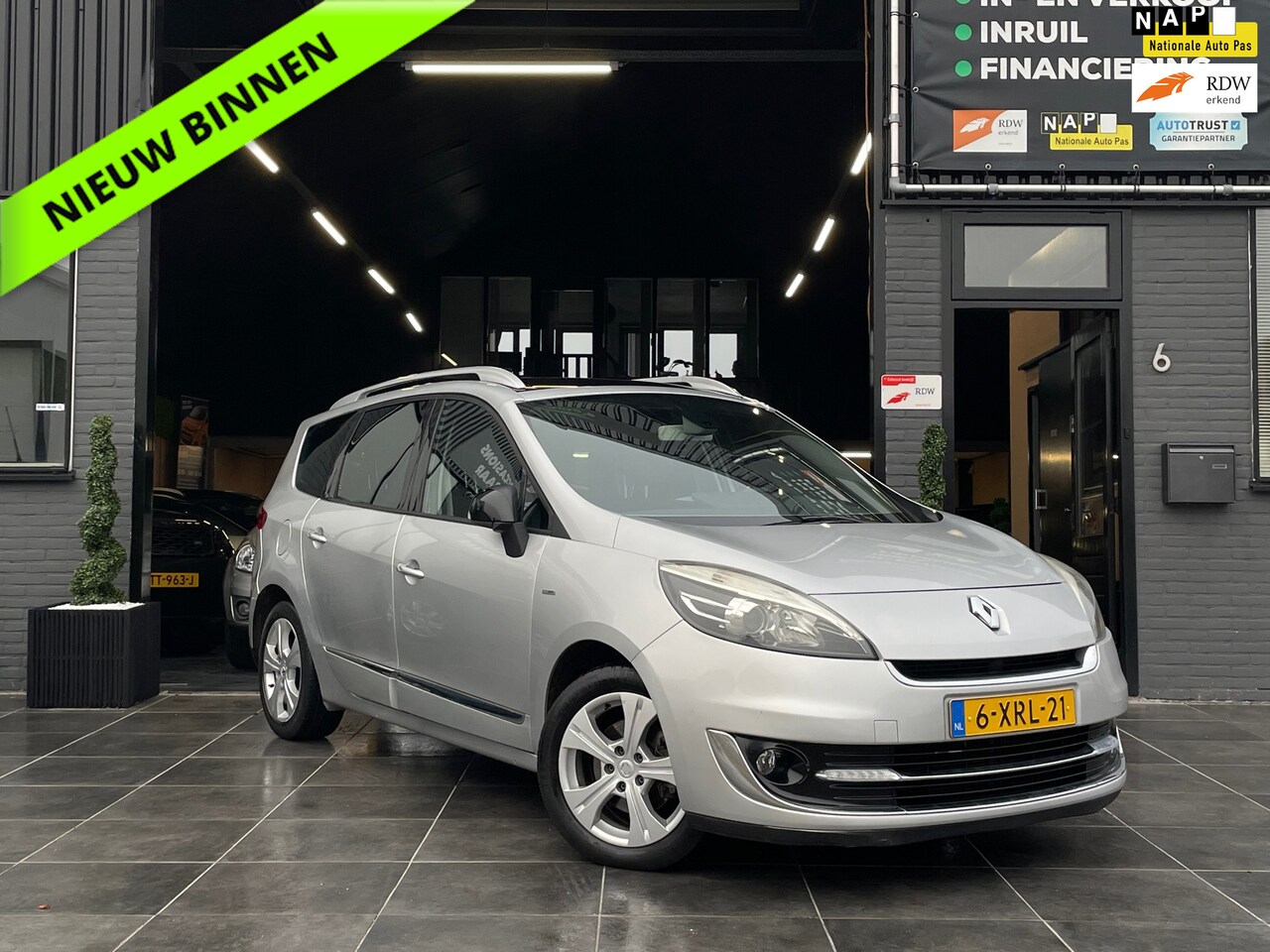 Renault Grand Scénic - 1.2 TCe Bose 7p.|Pano|Airco|Navi|PDC - AutoWereld.nl