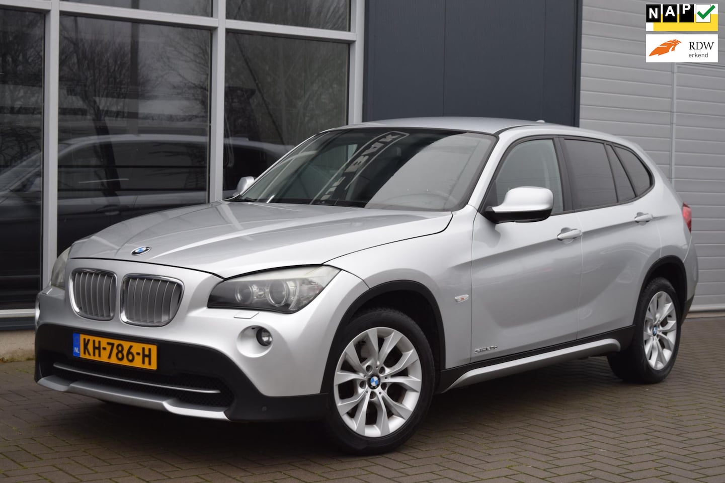 BMW X1 - SDrive18d Business | Automaat | Xenon | Navi | APK 12-2025 ! - AutoWereld.nl