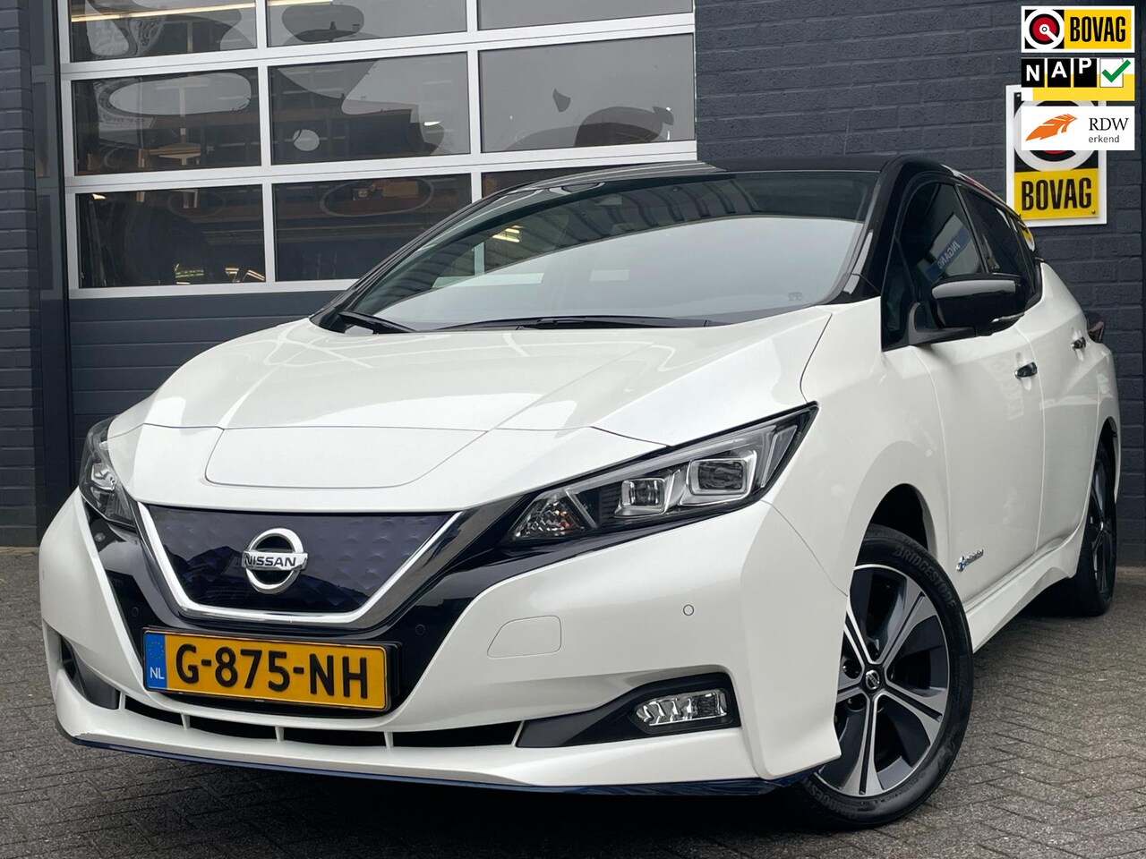 Nissan LEAF - 3.Zero Limited Edition 62 kWh Navi, Apple carplay, Leer, Camera - AutoWereld.nl