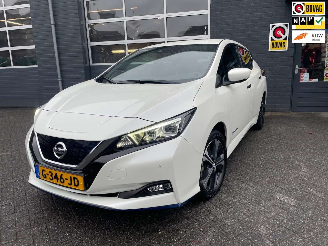 Nissan LEAF - 3.Zero Limited Edition 62 kWh Navi, Apple carplay, Leer, Camera - AutoWereld.nl