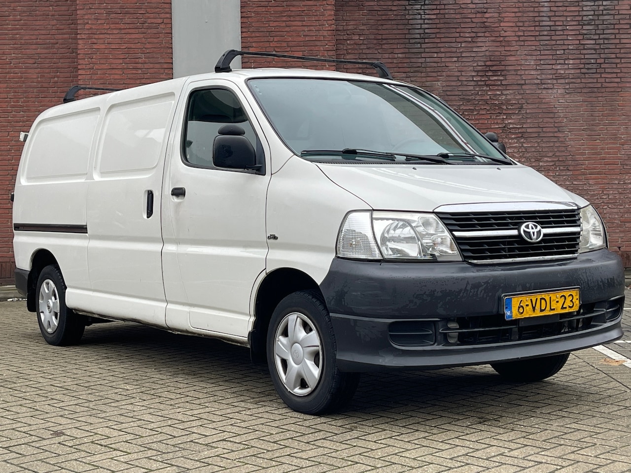 Toyota HiAce - 2.5 D-4D LWB|AIRCO|TREKHAAK|3-ZITS|NAP - AutoWereld.nl