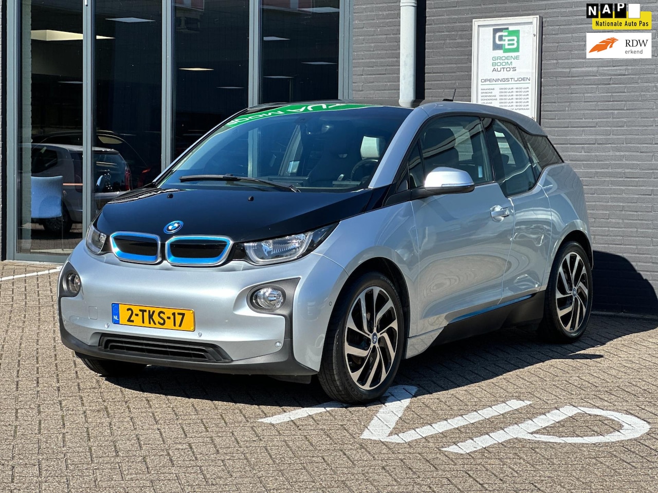 BMW i3 - Basis Comfort 22 kWh/CAMERA/NAVI/PDC/NL-AUTO NAP!! - AutoWereld.nl