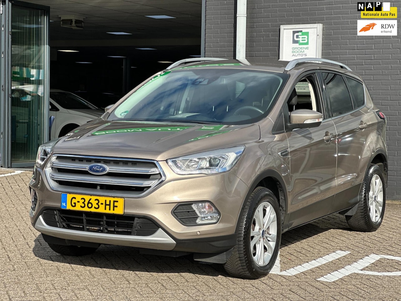 Ford Kuga - 1.5 EcoBoost Titanium/1STE EIG/2000 KILO TREKKRACHT/CAMERA/NAVI/NL-AUTO NAP!! - AutoWereld.nl