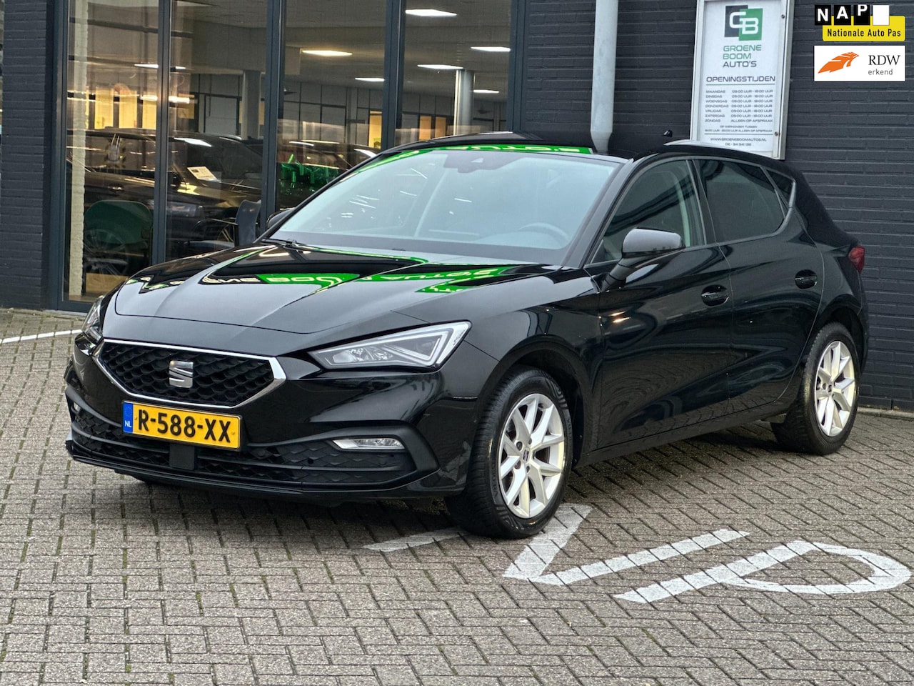 Seat Leon Sportstourer - 1.5 TSI Style Business Intense/CAMERA/APP-CARPLAY/LED/NAVI/NETTE STTAT!! - AutoWereld.nl