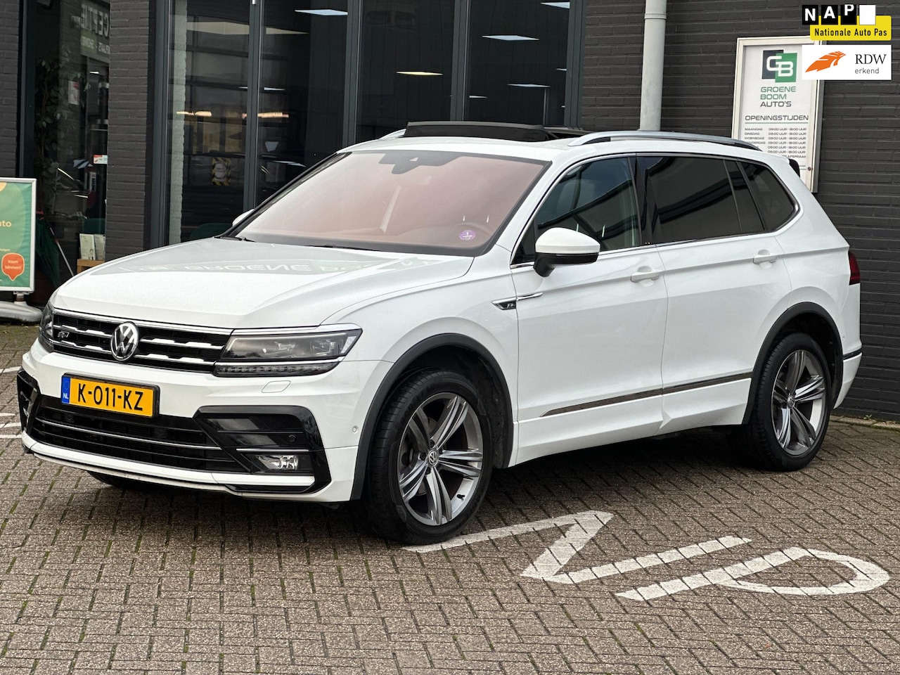 Volkswagen Tiguan Allspace - 1.5 TSI Highline Business R 7p./PANO-DAK/DIGITAL COCKPIT/CAMERA/NL-AUTO NAP!! - AutoWereld.nl