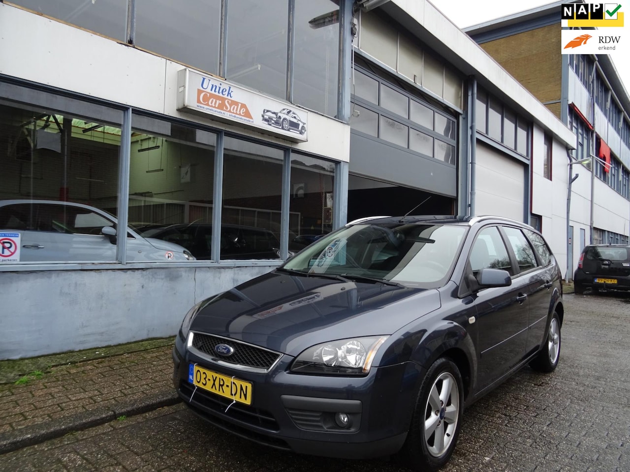 Ford Focus Wagon - 1.8-16V Ambiente FlexiFuel 1.8-16V Ambiente Flexifuel - AutoWereld.nl