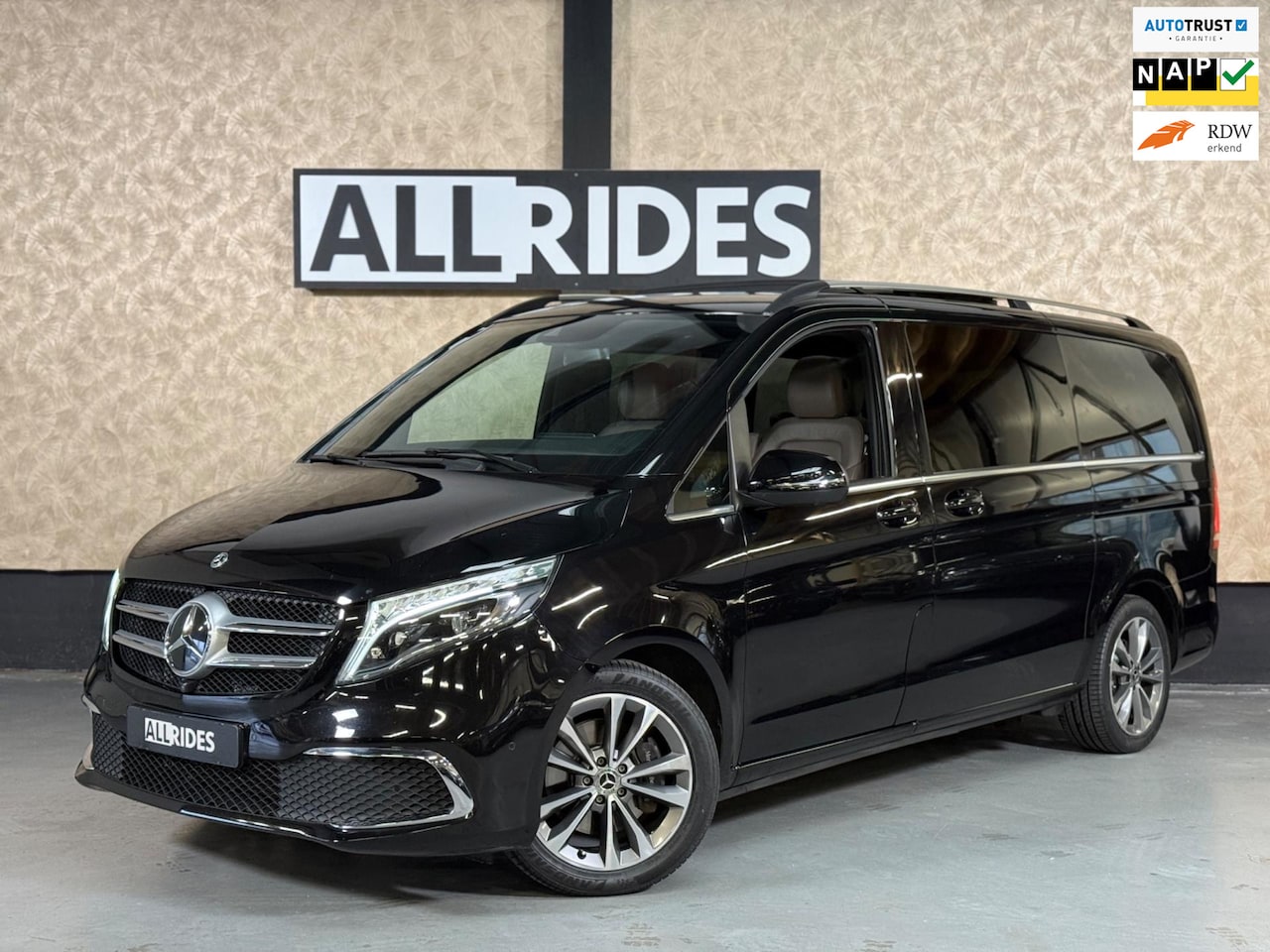 Mercedes-Benz V-klasse - 300d Kort 7 persoons | Pano | Standkachel | Leer | ACC | Burmester | Camera - AutoWereld.nl