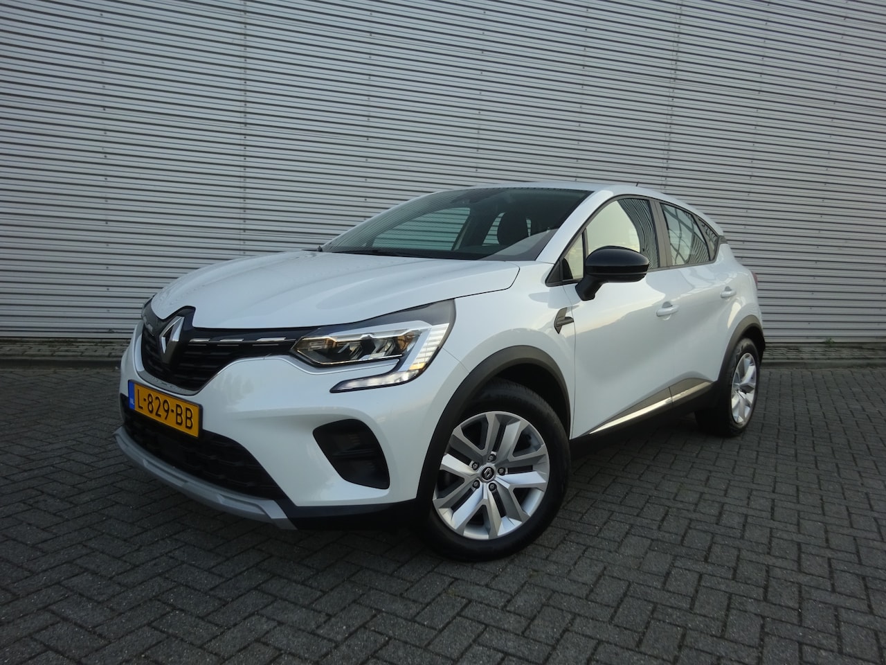 Renault Captur - 1.0 TCe 90 Zen Navi / Cruise control / Airco - AutoWereld.nl