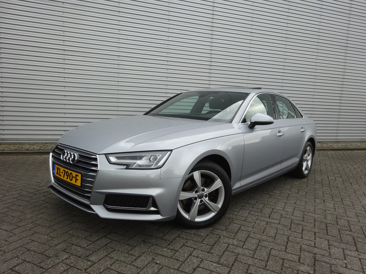 Audi A4 Limousine - 35 TFSI Sport Lease Edition Schuifdak / Lm velgen / Climate / Navi / Led - AutoWereld.nl