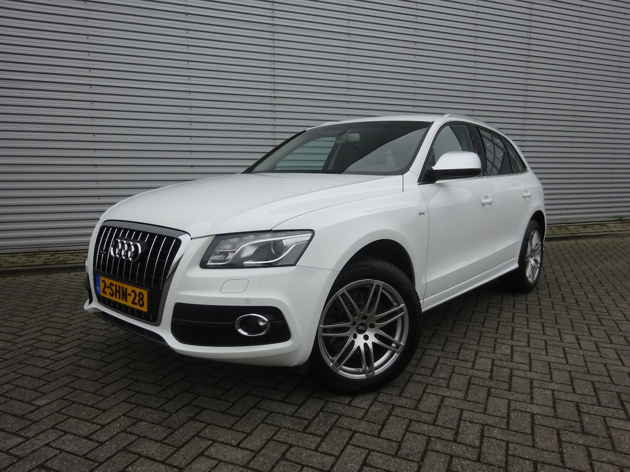 Audi Q5 - 3.2 FSI quattro Pro Line S Panoramadak / Navi / Xenon / Cruise / 19 inch - AutoWereld.nl