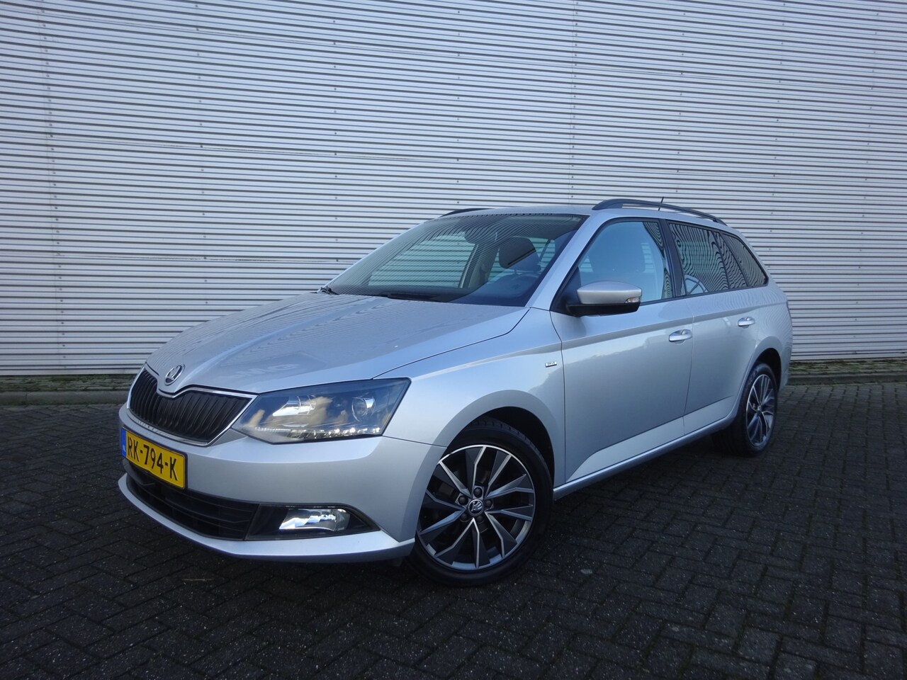 Skoda Fabia Combi - 1.0 TSI Drive 1e Eigenaar / Navi / Climate control / Xenon / Parkeersens. - AutoWereld.nl