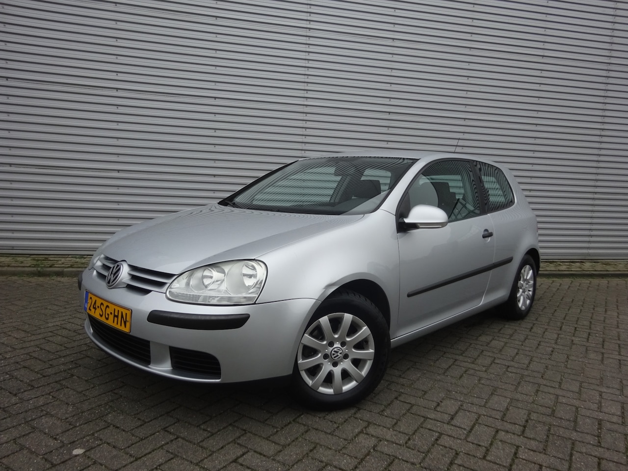 Volkswagen Golf - 1.4 FSI Businessline Airco / Elektr. ramen / Lm velgen / NAP - AutoWereld.nl