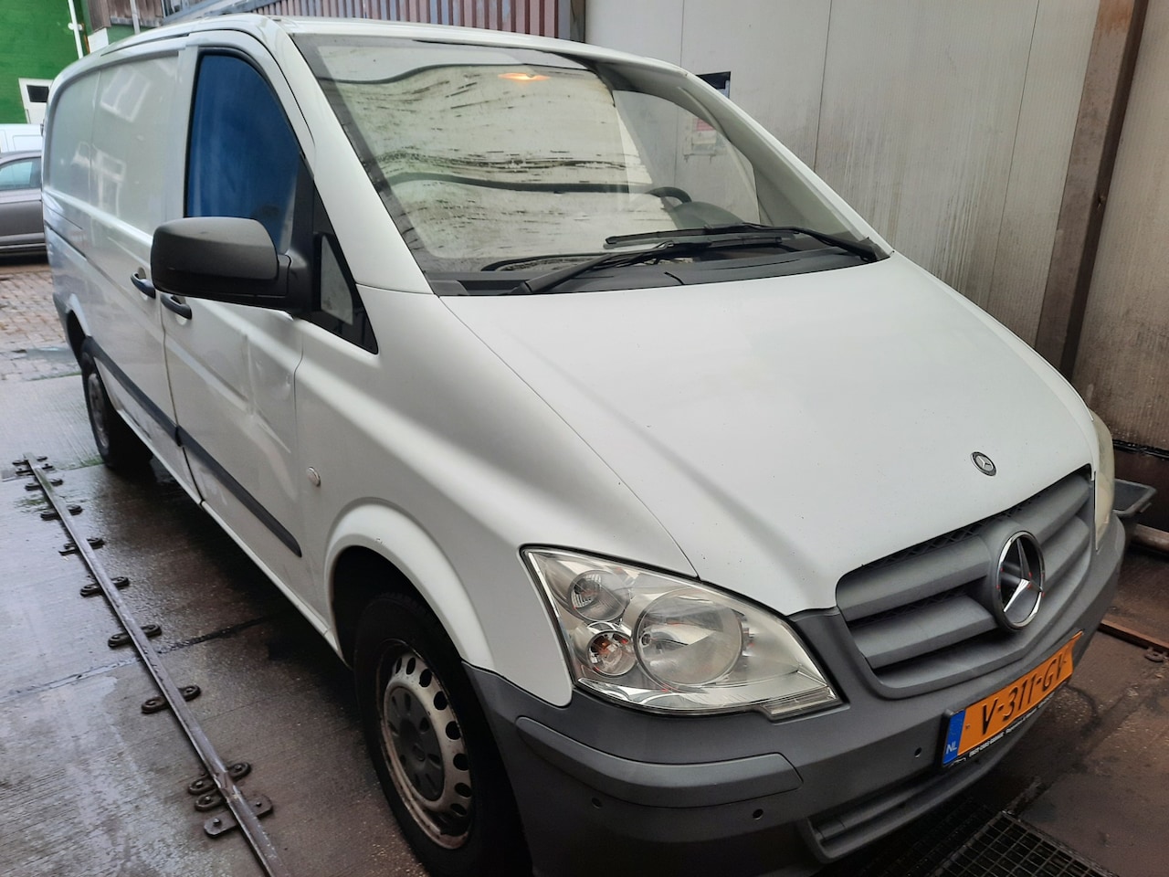 Mercedes-Benz Vito - 110 CDI 320 Economy Opties en accessoires: ABS Airbag Airbag passagier Airco Bekerhouder Centr. deurvergrendel - AutoWereld.nl