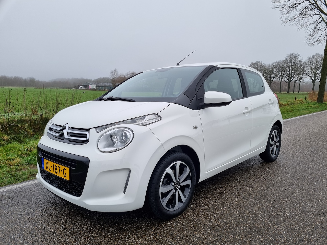 Citroën C1 - 1.0 VTi Shine Automaat/NAVI/Achteruitrijcamera/DAB+/Apple carplay/NAP! - AutoWereld.nl