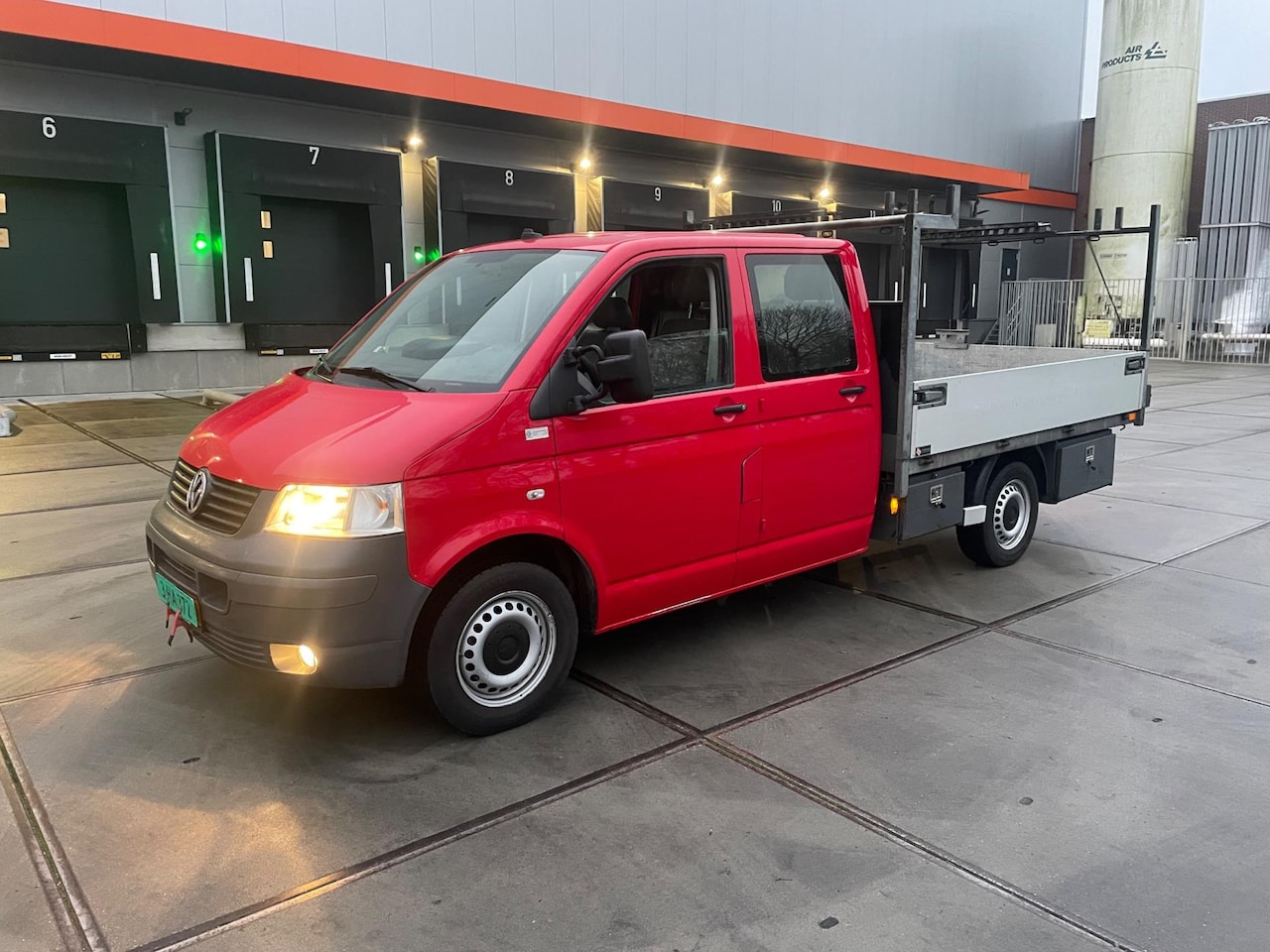 Volkswagen Transporter - 2.5 TDI LANG PICK UP!APK:22-01-2025!2SLEUTEL!BANDEN GOED!TREKHAAK!96KW!131PK!EURO4!DBL CAB - AutoWereld.nl