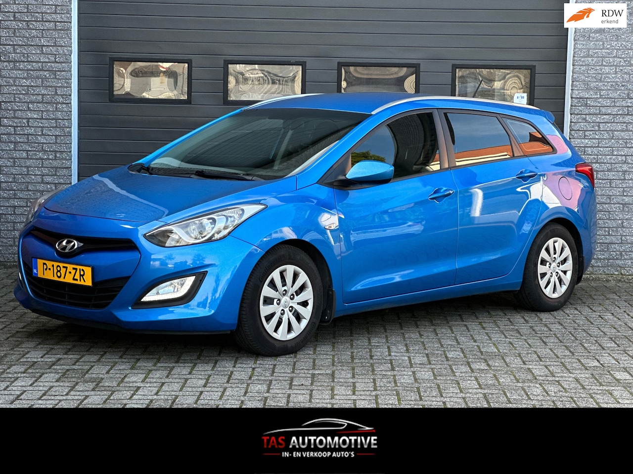 Hyundai i30 - 1.4 101 PK 2017 CARPLAY / AIRCO / PDC / APK - AutoWereld.nl