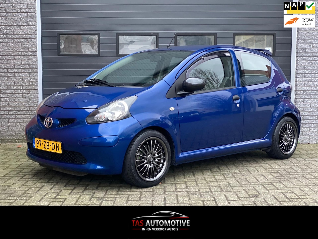 Toyota Aygo - 1.0-12V 5-deurs 1e EIG / 20.560 KM / NAP / UNIEK - AutoWereld.nl