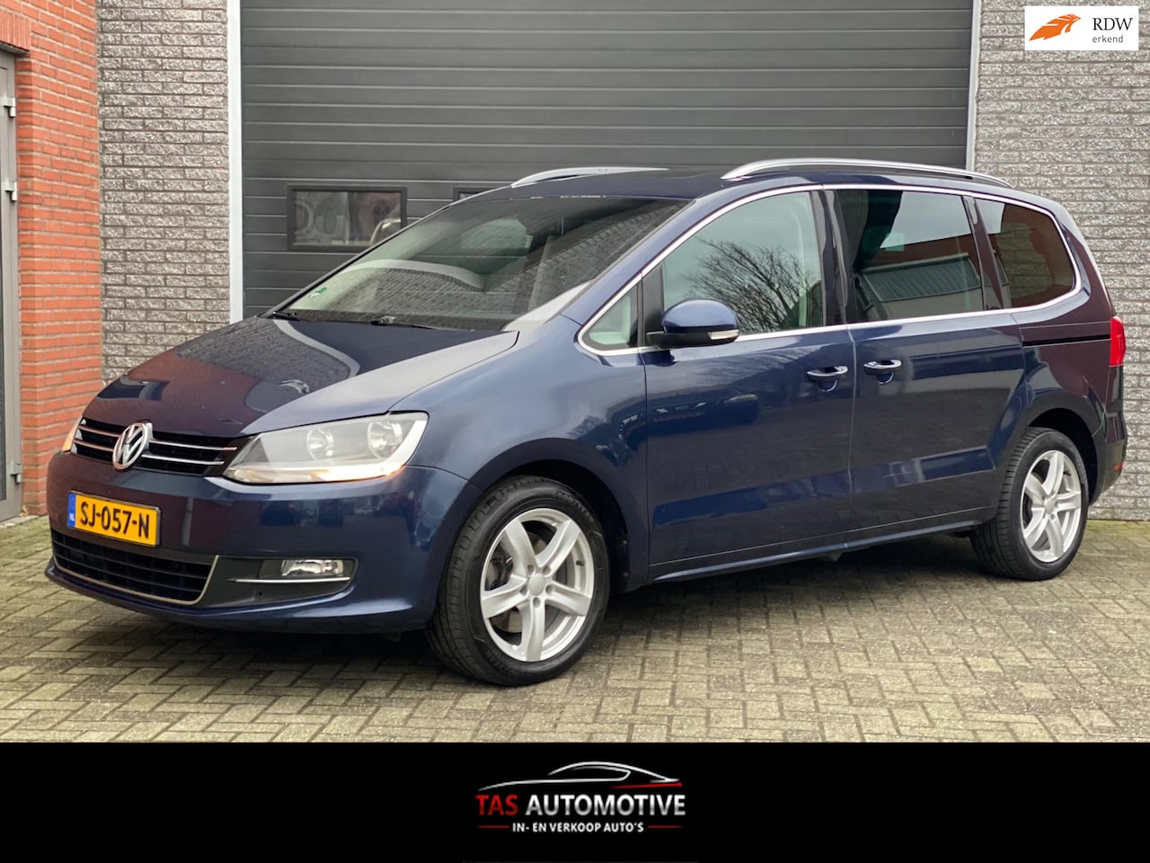 Volkswagen Sharan - 2.0 TDI Highline 7p. NAVI/PANO/LEER/PDC - AutoWereld.nl