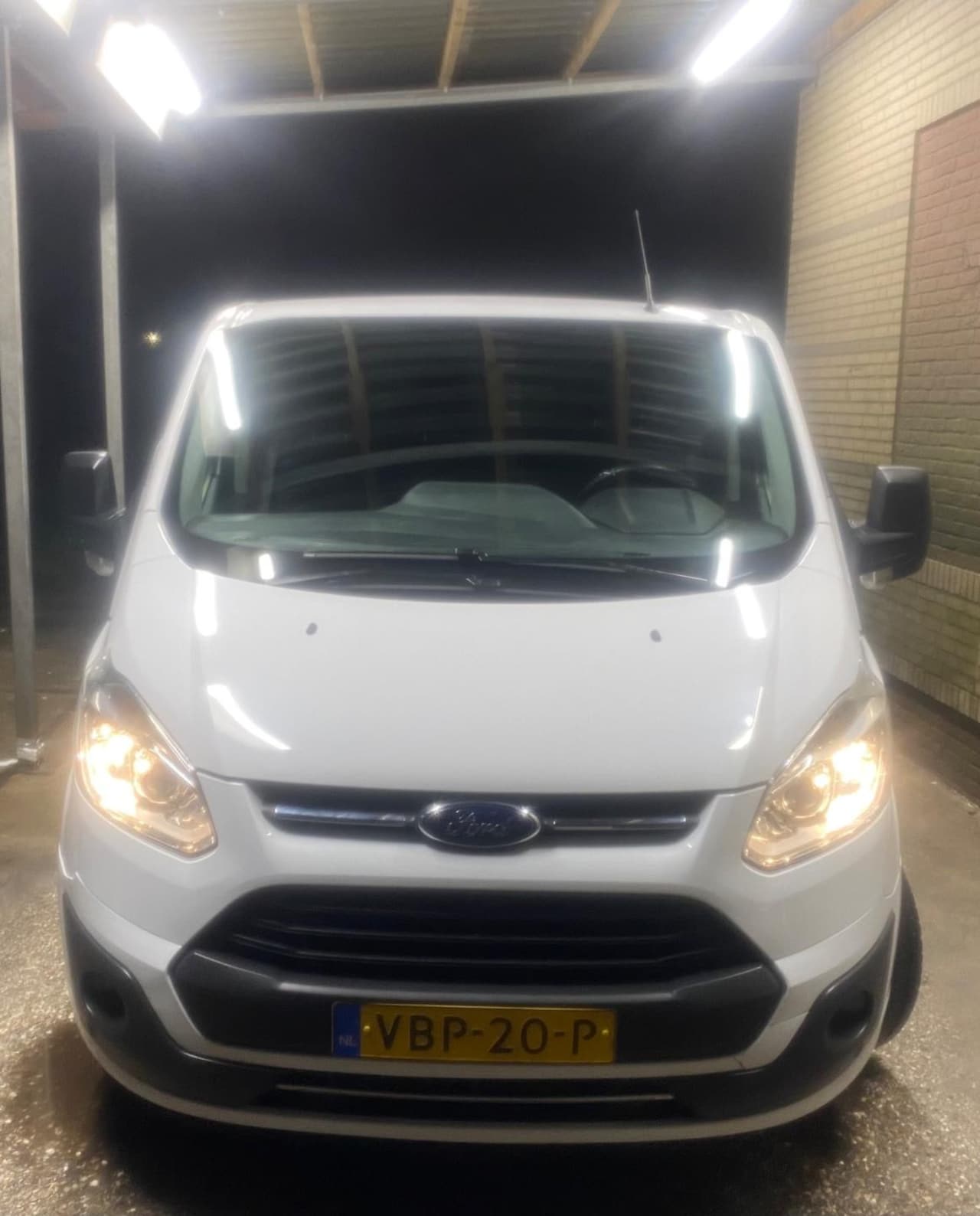 Ford Transit Custom - 290 2.0 TDCI L1H2 Ambiente 290 2.0 TDCI L1H2 Ambiente - AutoWereld.nl