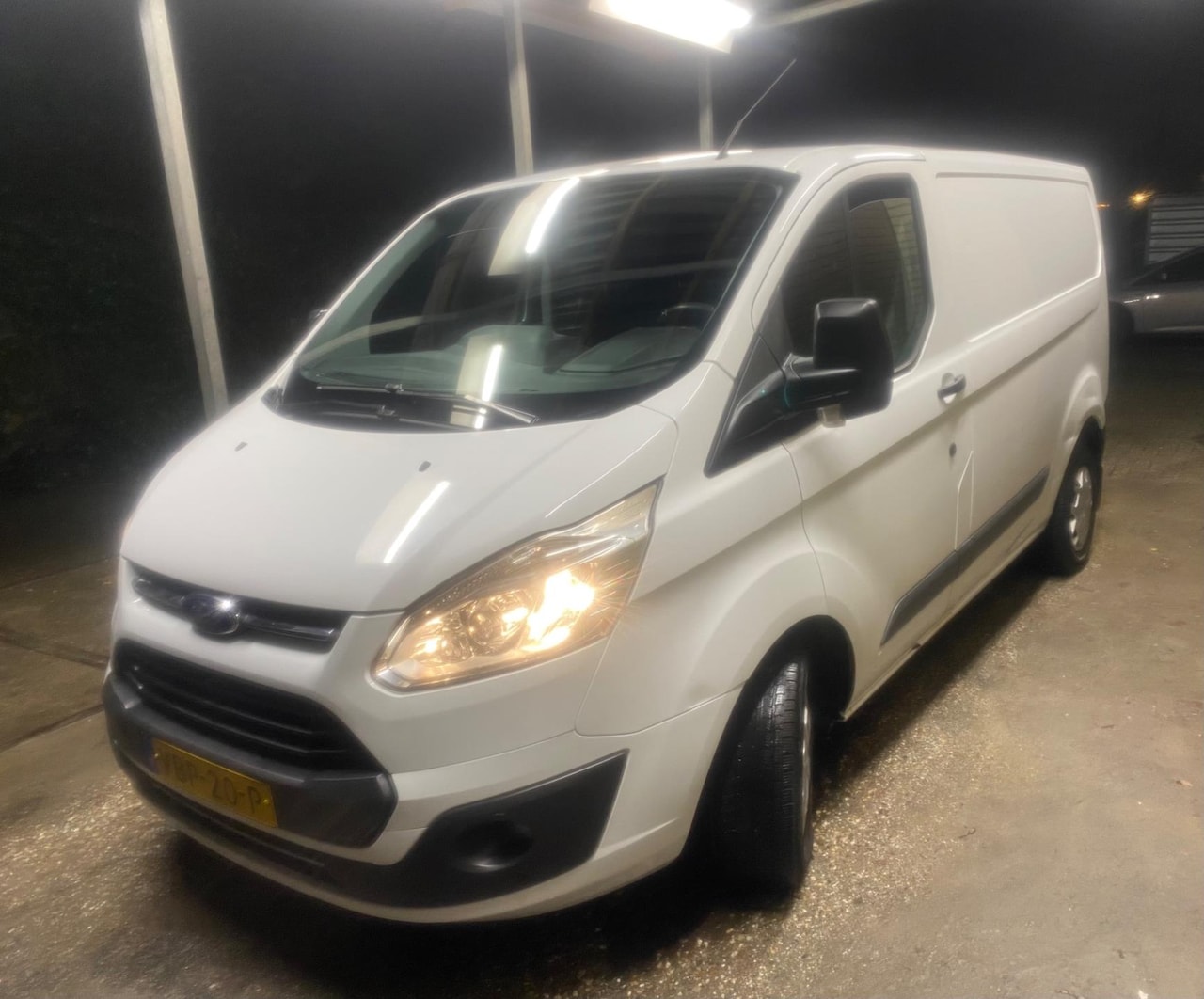 Ford Transit Custom - 290 2.0 TDCI L1H2 Ambiente 290 2.0 TDCI L1H2 Ambiente - AutoWereld.nl