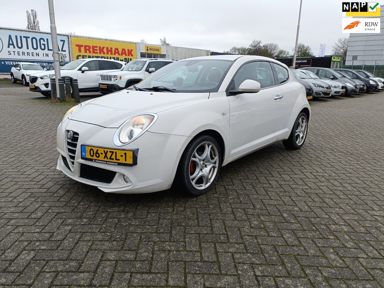 Alfa Romeo MiTo - 0.9 CRUISCONTR/PARKSENS/NAVIGAT/NAP - AutoWereld.nl