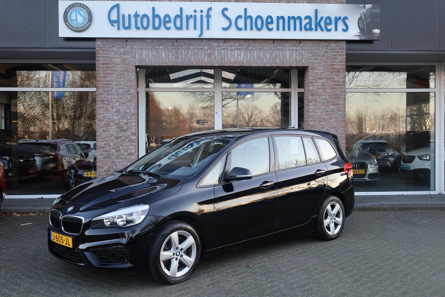 BMW 2-serie Gran Tourer - 220i Executive 192PK!! NAVI STOELVERWARMING 17"LMV AIRCO 2xPDC - AutoWereld.nl