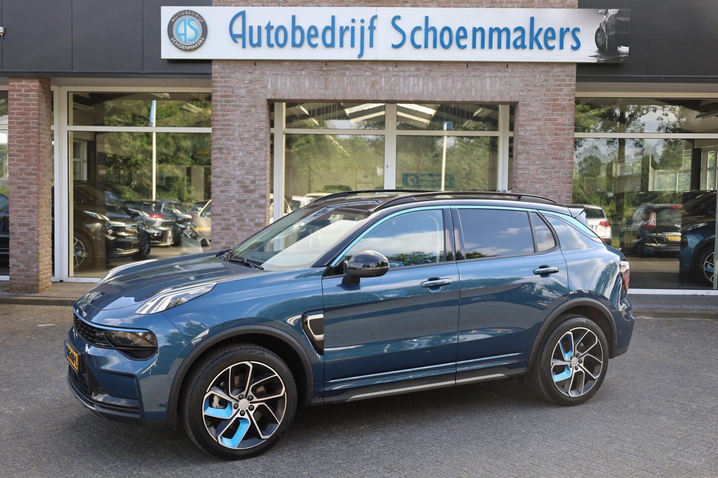 Lynk & Co 01 - 1.5 261PK! 6,6 Kwh LADEN 360-CAMERA PANO/SCHUIF INFINITY DAB NAVI CARPLAY STOELVERWARMING - AutoWereld.nl