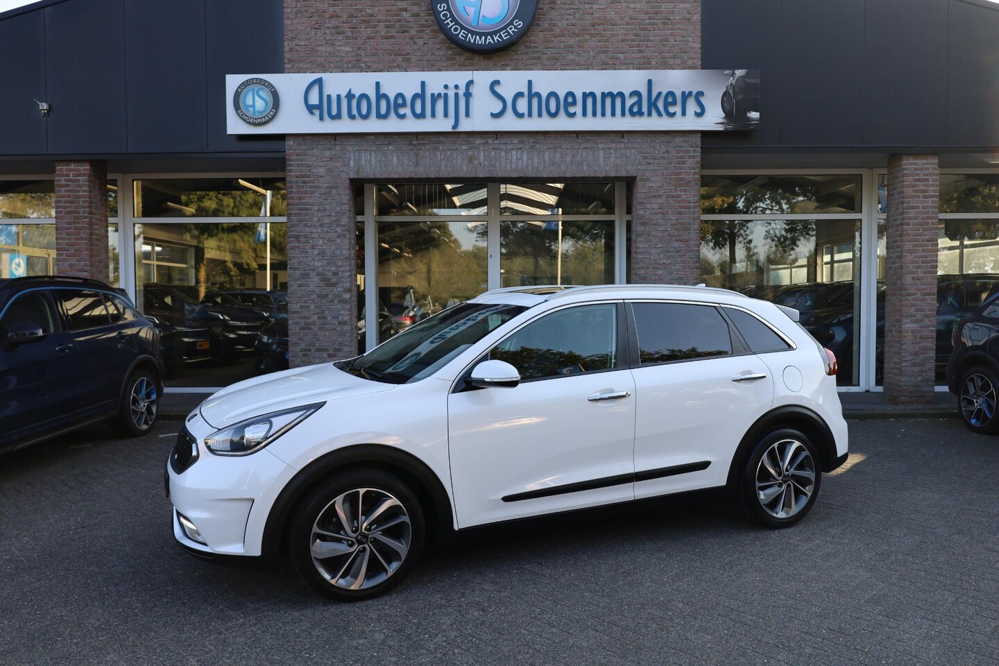 Kia Niro - 1.6 GDi Hybrid Edition AUTOMAAT NAVI ECC 2X STOELVERW. STUURVERW. DAB BT CARPLAY CAMERA CR - AutoWereld.nl