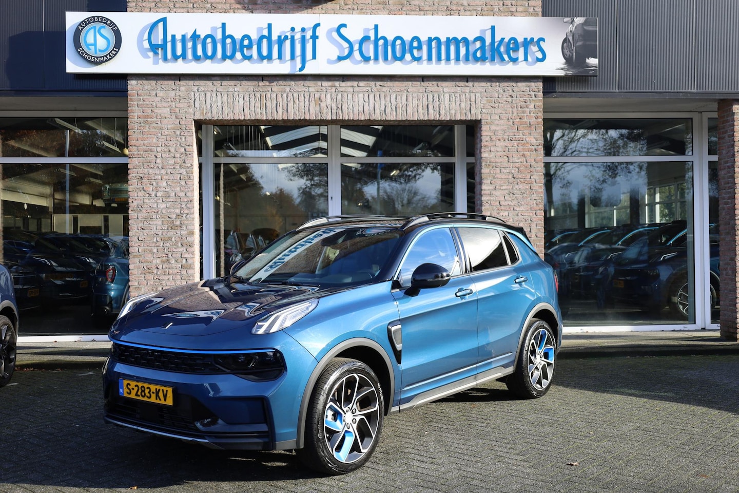 Lynk & Co 01 - 1.5 261PK! 6.6Kwh LADEN! 360-CAMERA PANO/SCHUIF INFINITY DAB NAVI CARPLAY STOELVERWARMING - AutoWereld.nl