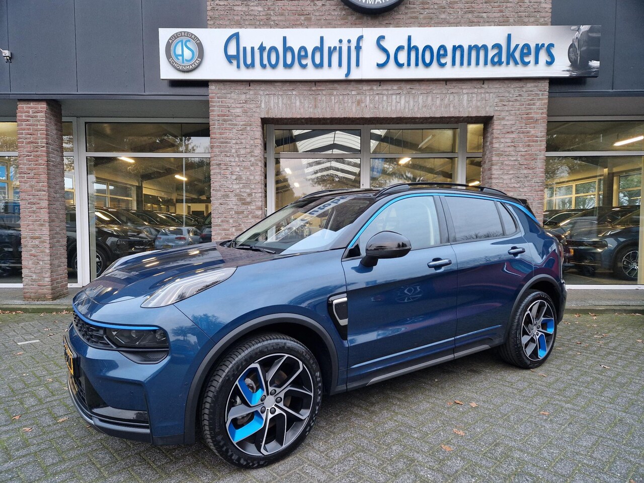 Lynk & Co 01 - 1.5 261PK! 6,6Kwh LADEN! 360-CAMERA PANO/SCHUIF INFINITY DAB NAVI CARPLAY STOELVERWARMING - AutoWereld.nl