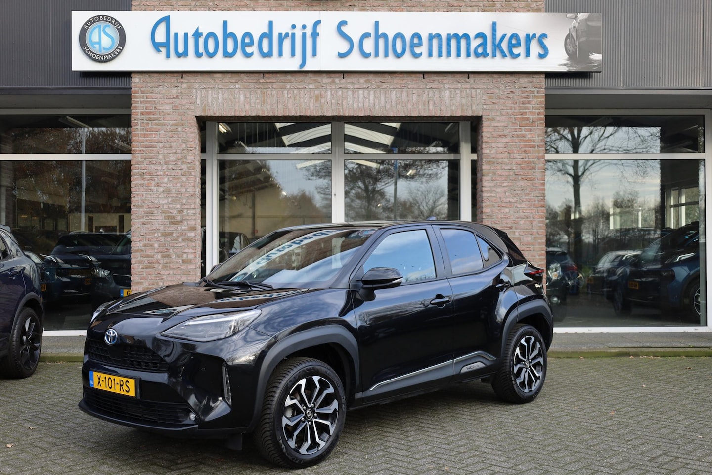 Toyota Yaris Cross - 1.5 Hybrid CAMERA PANO HUD TREKHAAK-AFN STUUR/STOEL/RUITVERWARMING CARPLAY NAVI DAB 17"LMV - AutoWereld.nl