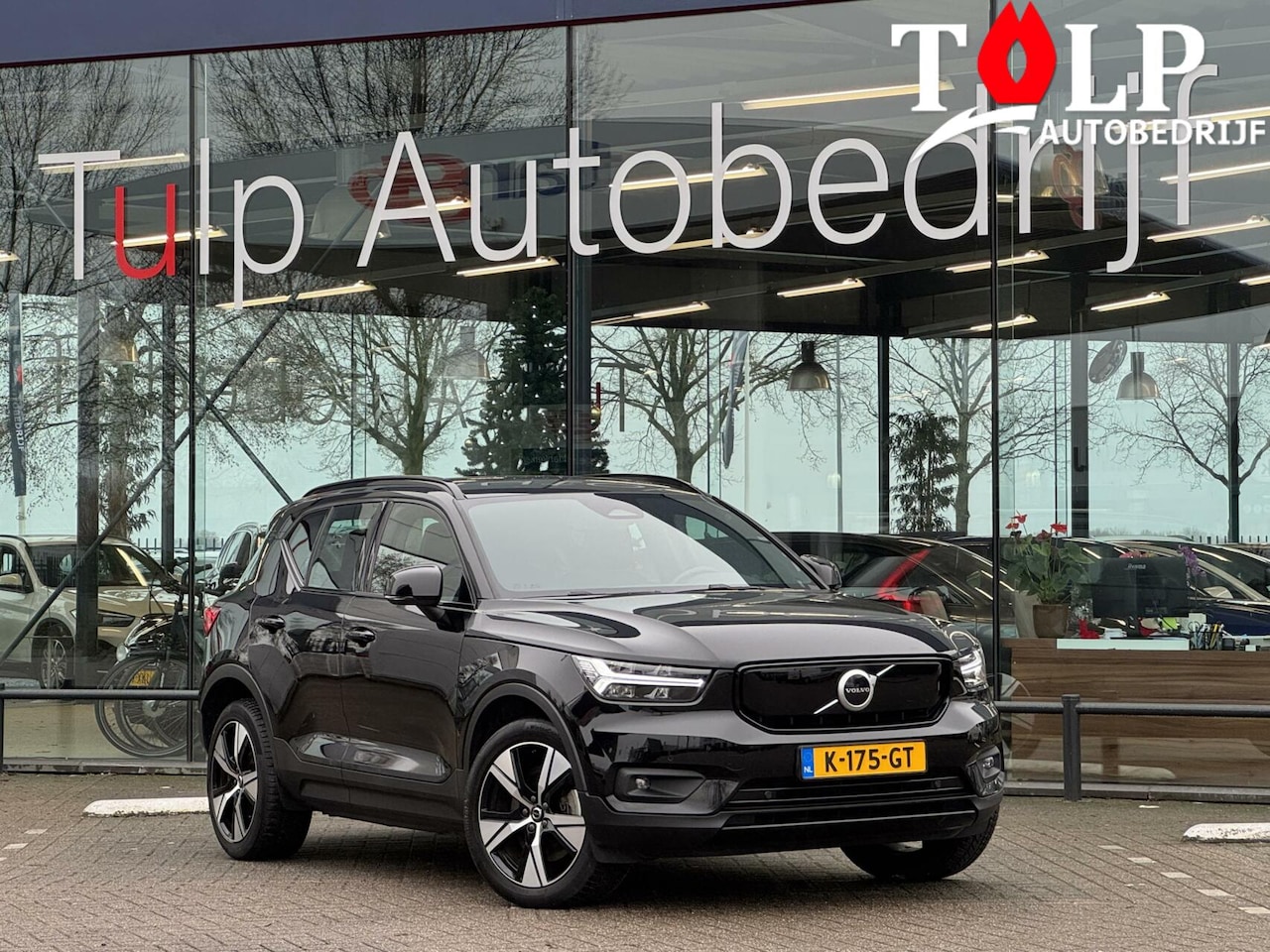 Volvo XC40 - Recharge P8 AWD R-Design autom 2020 1e eig Luxe - AutoWereld.nl