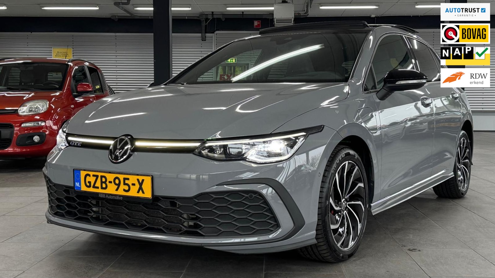 Volkswagen Golf - 1.4 eHybrid GTE pano pano leder head up memory vol opties - AutoWereld.nl