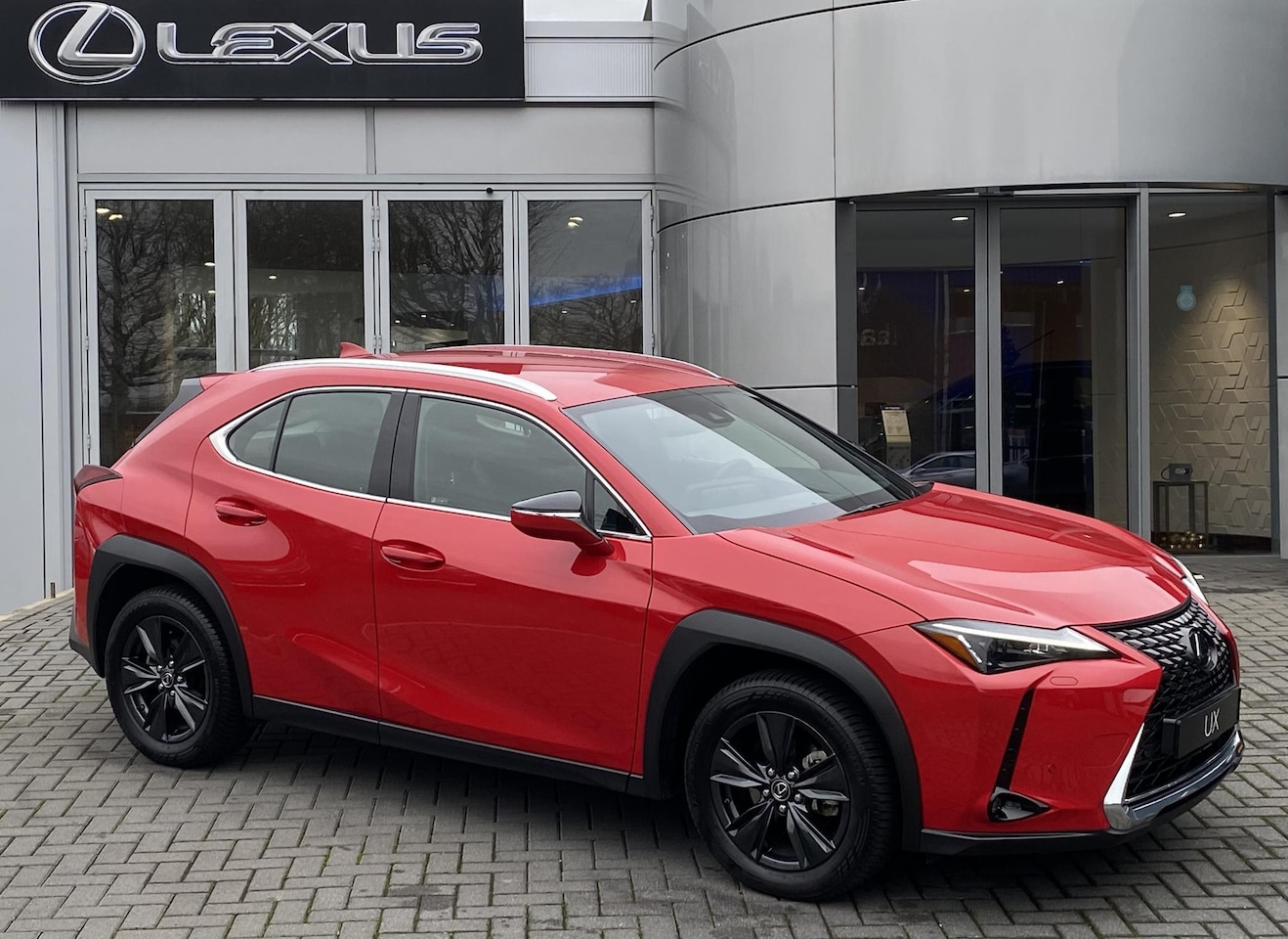 Lexus UX - 250h Luxury Line FACELIFT STOELVERW LEDER GROOT SCHERM CARPLAY PARK-SENSOREN - AutoWereld.nl