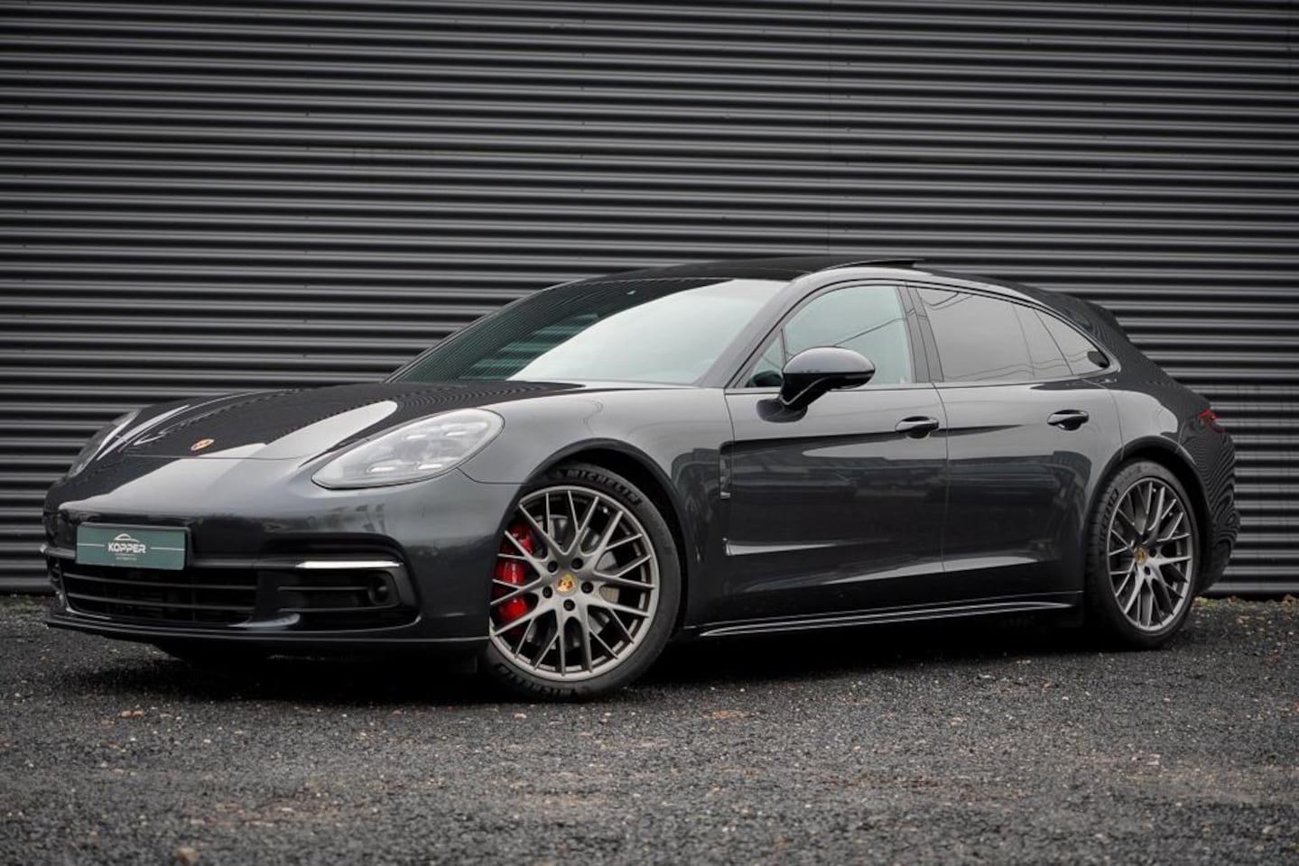 Porsche Panamera Sport Turismo - 3.0 4 / Pano / Incl BTW / Sportchrono / 4Wiel Sturing - AutoWereld.nl