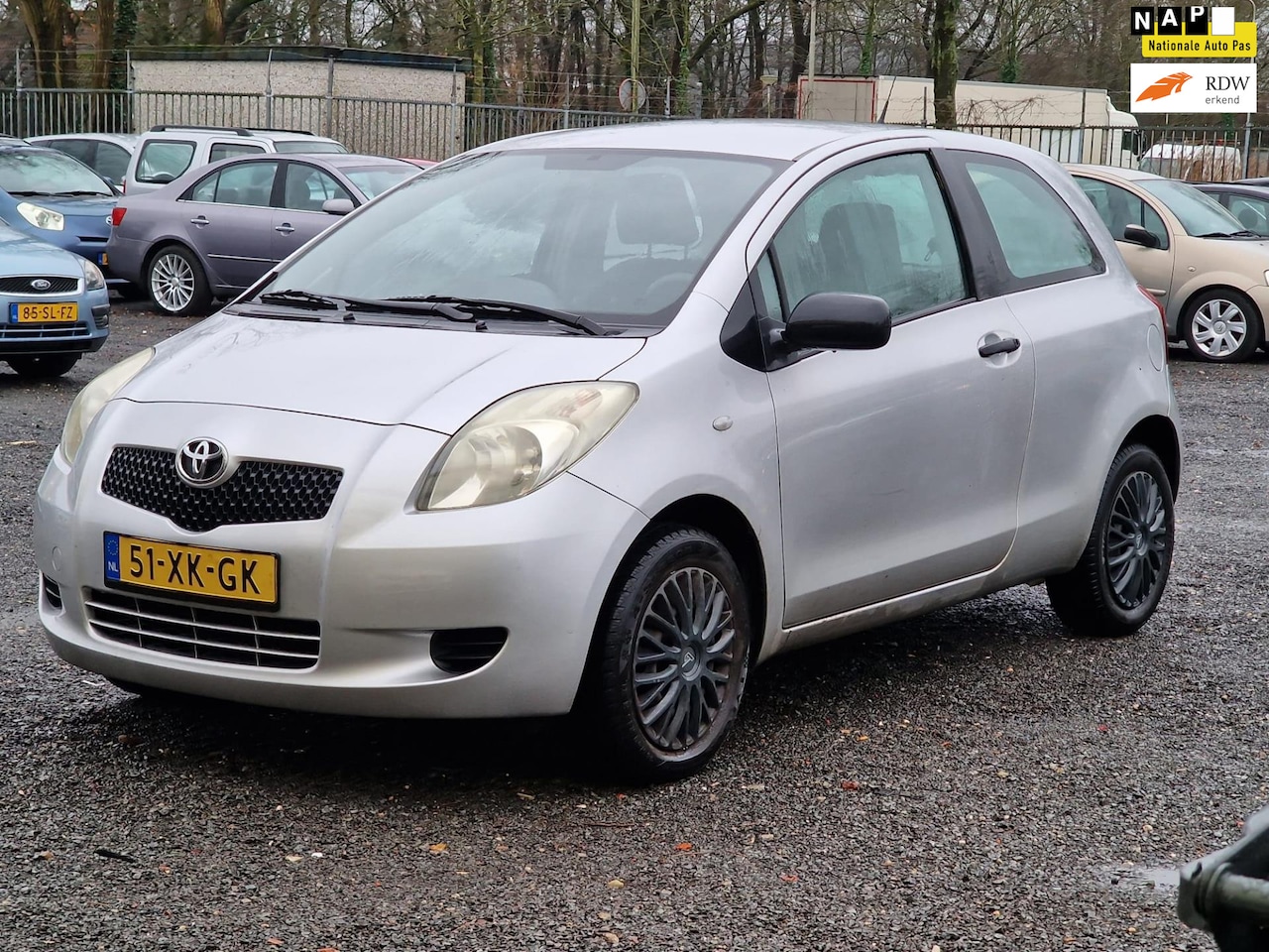 Toyota Yaris - 1.3 VVTi Terra/5DEURS/APK 12-07-2024 - AutoWereld.nl