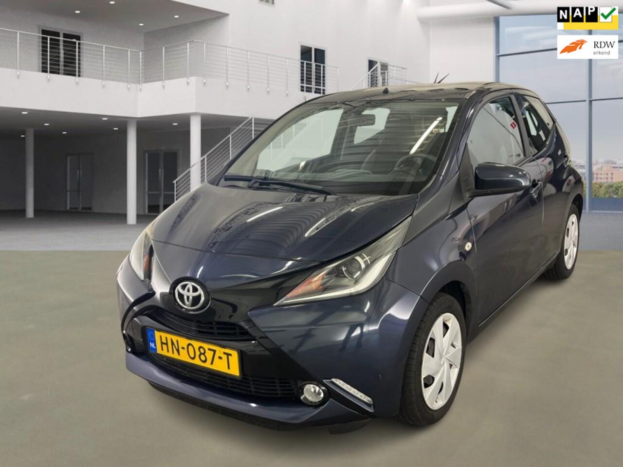 Toyota Aygo - 1.0 VVT-i x-play/AIRCO/CAMERA/LAGE KM MET NAP/ - AutoWereld.nl