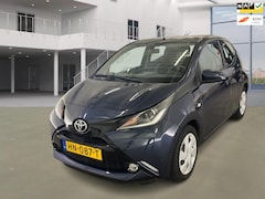 Toyota Aygo - 1.0 VVT-i x-play/AIRCO/CAMERA/LAGE KM MET NAP/