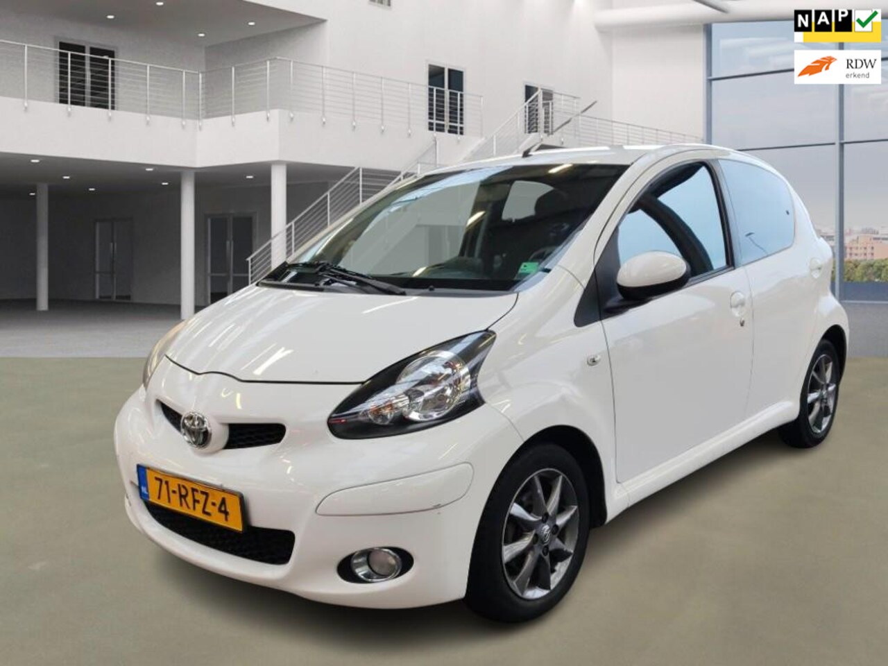 Toyota Aygo - 1.0-12V Dynamic Navigator 1.0-12V Dynamic Navigator - AutoWereld.nl