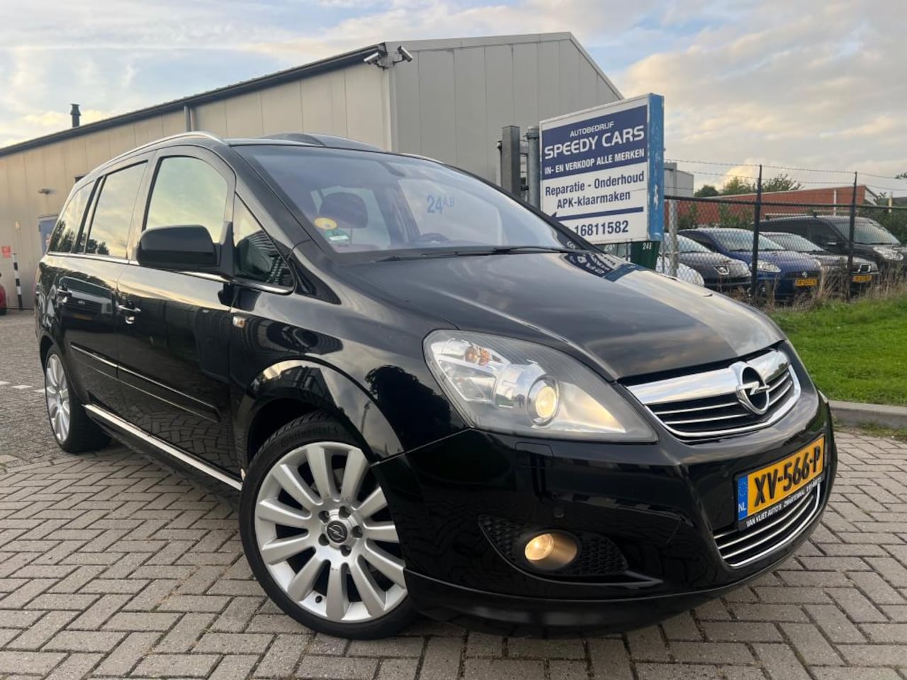 Opel Zafira - 2.2 Cosmo 7Persoons Automaat Leer Cruise PDC Xenon - AutoWereld.nl