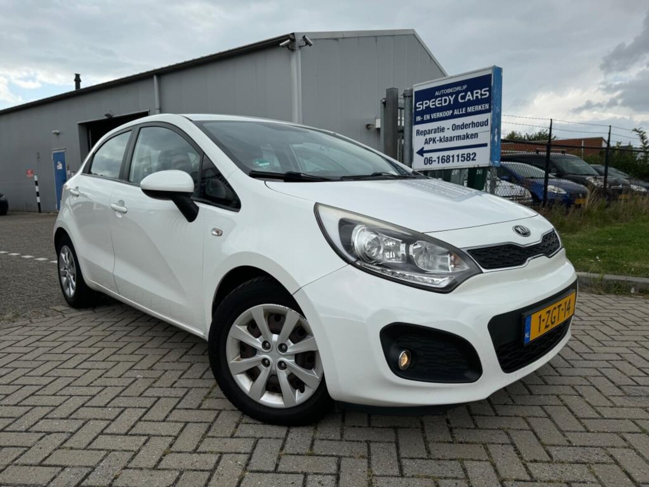 Kia Rio - 1.1 CRDi BusinessLine 2015 Cruise Airco Led - AutoWereld.nl