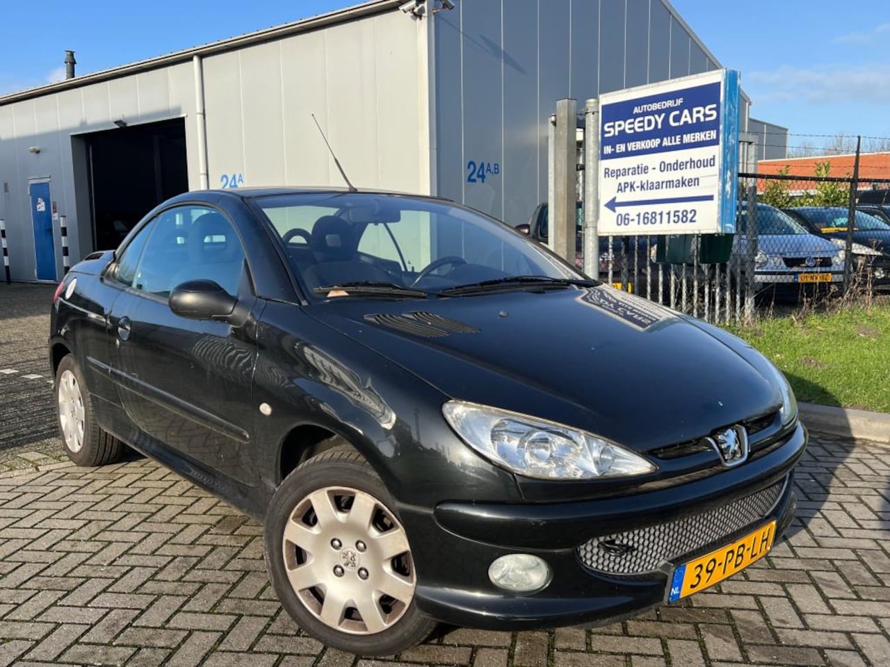 Peugeot 206 CC - 1.6-16V Automaat Airco Weinig KM! - AutoWereld.nl