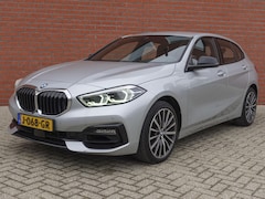 BMW 1-serie - 118i High Executive DEMO Navigatie Carplay Camera Parkeersensoren Adaptive Cruise Control