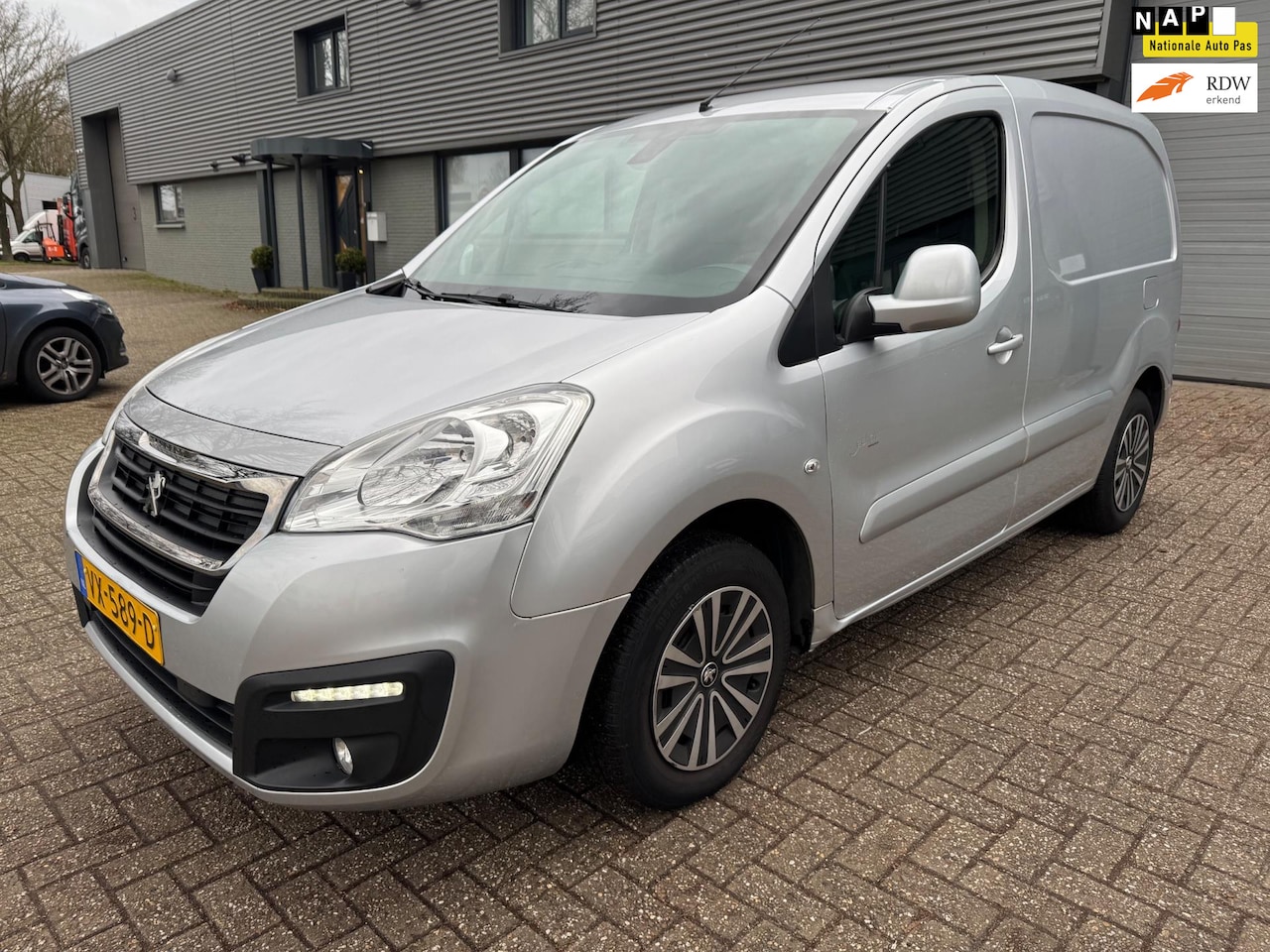 Peugeot Partner - 120 1.6 HDi 90 L1 Première 120 1.6 HDi 90 L1 Première - AutoWereld.nl