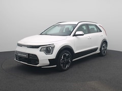 Kia Niro EV - DynamicLine 64.8 kWh | 3-fase 11KW laden | Climate Control | Navigatie | LM Velgen | Eerst