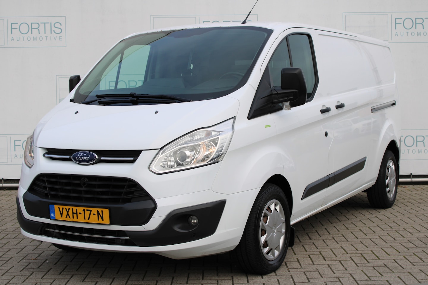 Ford Transit Custom - 340 2.0 TDCI L2H1 Trend AUTOMAAT | CAMERA | AIRCO | AUTOMAAT | - AutoWereld.nl