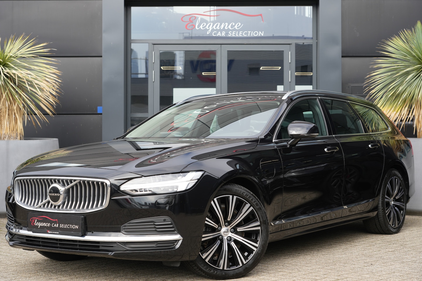 Volvo V90 - 2.0 T6 AWD Inscription Recharge 340pk Panoramadak/Stoelverwarming/Camera - AutoWereld.nl