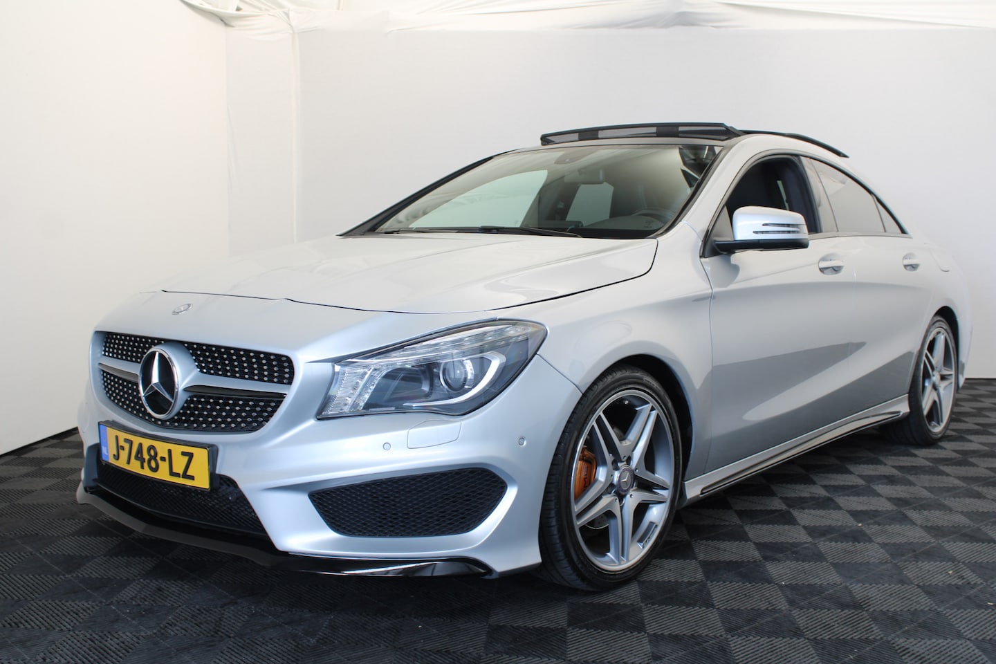 Mercedes-Benz CLA-Klasse - 180 Edition 1 |Pano|Carplay| - AutoWereld.nl