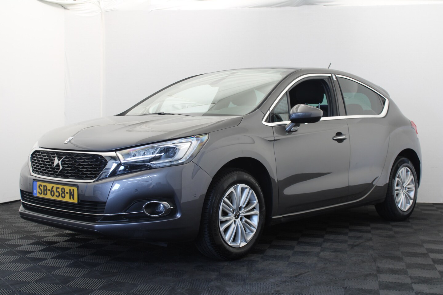 DS 4 - 1.2 PureTech Chic 1.2 PureTech Chic - AutoWereld.nl